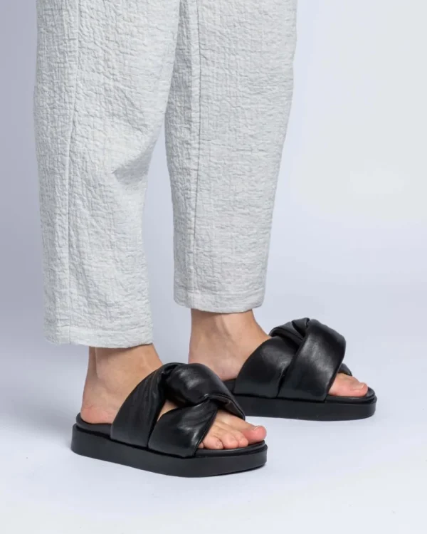 Inuikii 'Softie' Mule>Women Sandals
