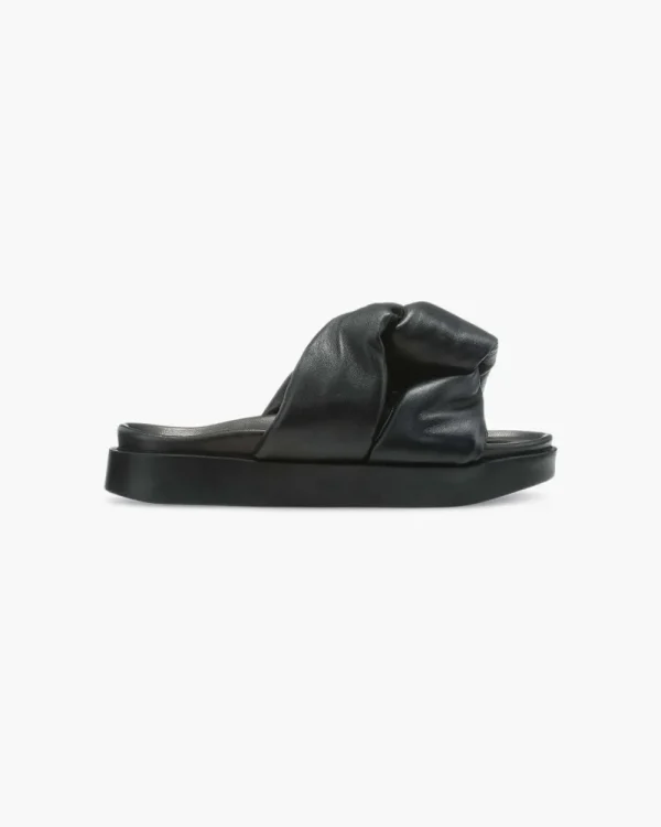 Inuikii 'Softie' Mule>Women Sandals