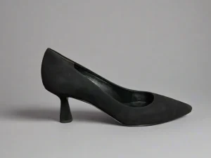 Kennel & Schmenger 'Bella' Court Shoe>Women Heels