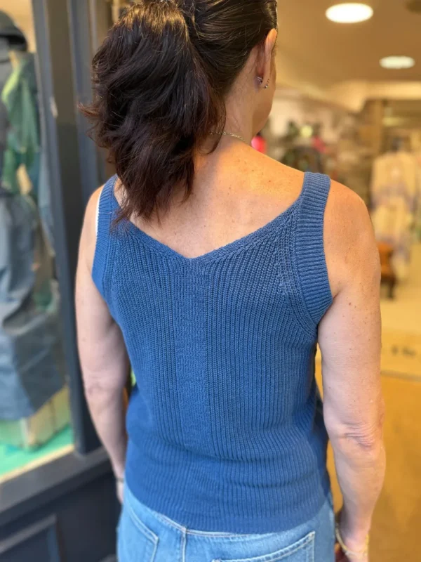 Kinross Cashmere 'Rib Vee Tank'>Women Knitwear
