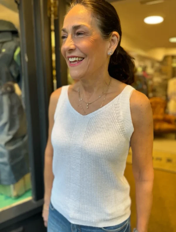 Kinross Cashmere 'Rib Vee Tank'>Women Knitwear