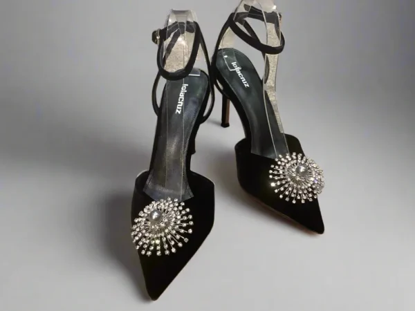Lola Cruz 'Hathaway' Court Shoe>Women Heels