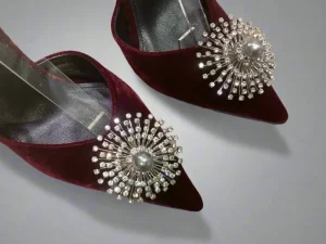 Lola Cruz 'Hathaway' Court Shoe>Women Heels