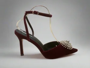Lola Cruz 'Hathaway' Court Shoe>Women Heels