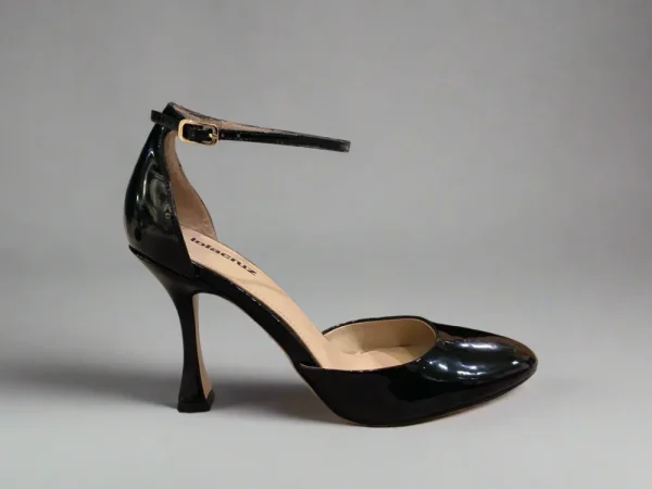 Lola Cruz 'Mara' Court Shoe>Women Heels