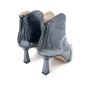 Lola Cruz 'Robin' Ankle Boot>Women Boots | Heels
